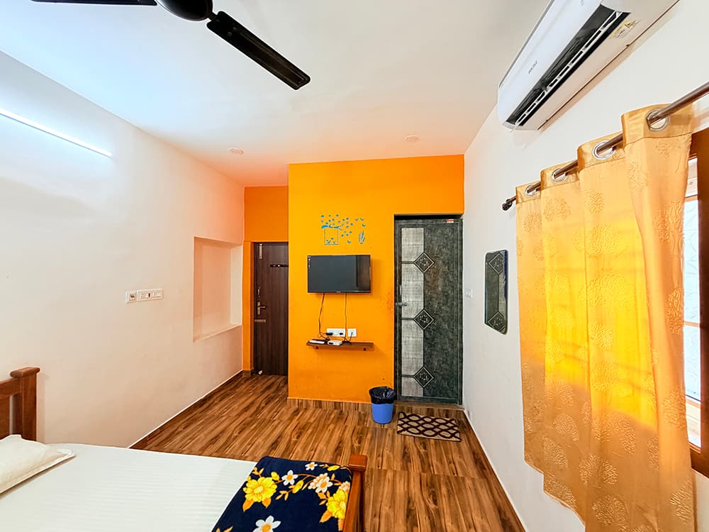 Clean and safe room at KPR Residency in Madawarayapuram